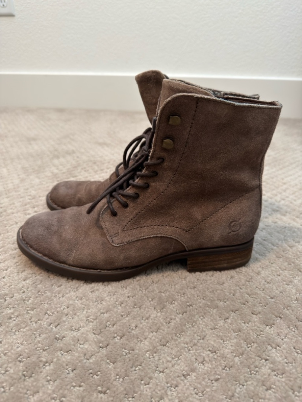 Born Women's Brown Distressed Suede Lace-Up Boots - size 8